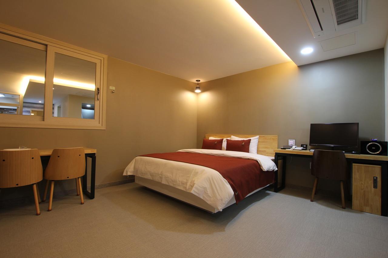 Jade Hotel Ilsan Ni Buitenkant foto